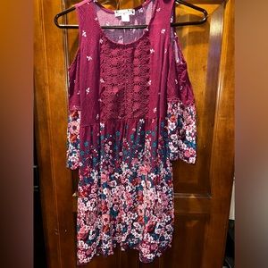 Super cute girls 3/4 sleeve cold shoulder light weight dress